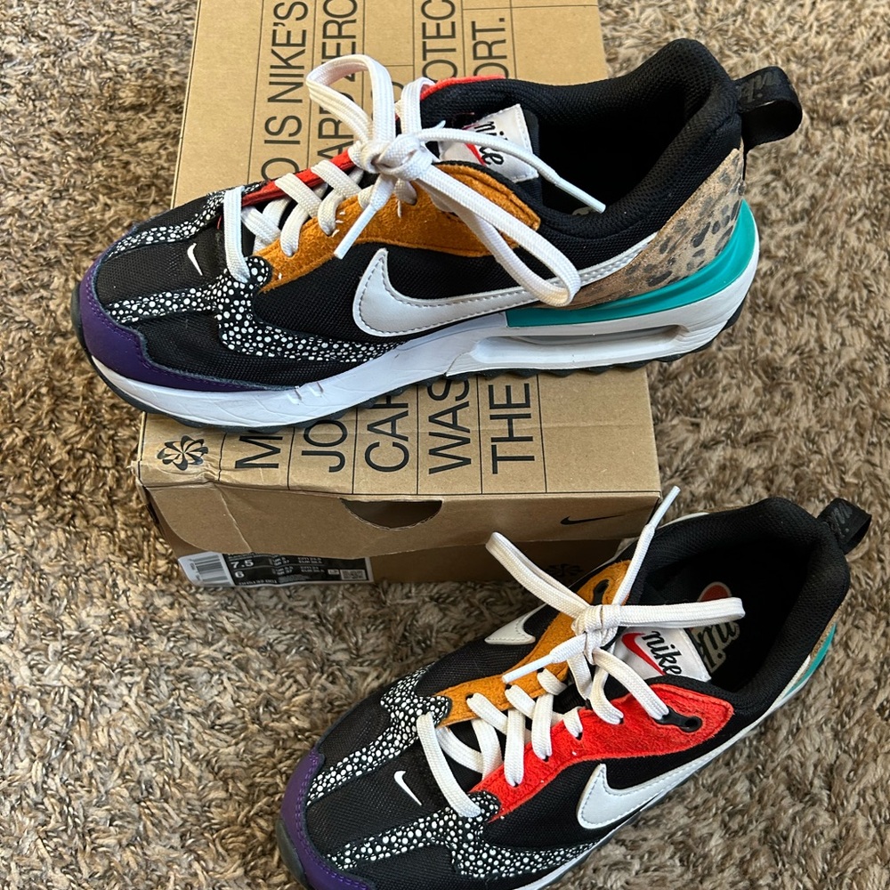 Nike Air Max Dawn SE - Picture 2 of 13